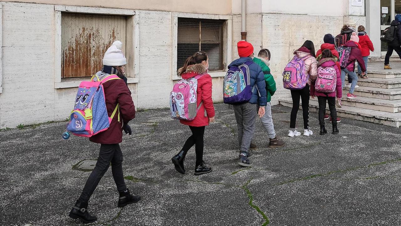 Vaccini, la metà dei sardi ha ricevuto la prima dose