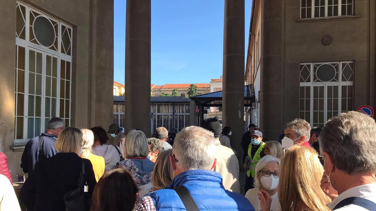 Quella fila per il vaccino all'open day