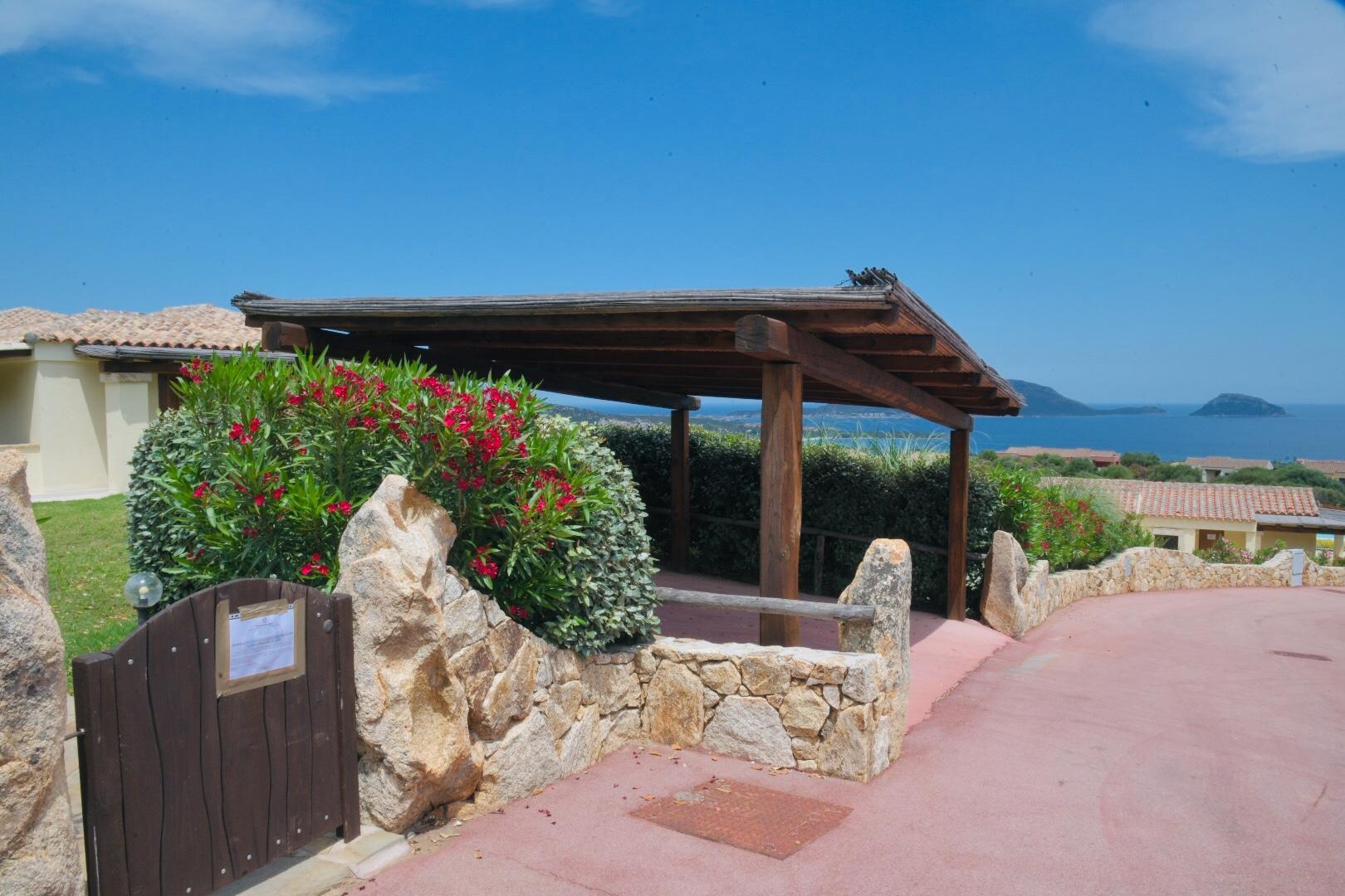 Una delle 11 ville messe sotto sequestro (foto Vanna Sanna)