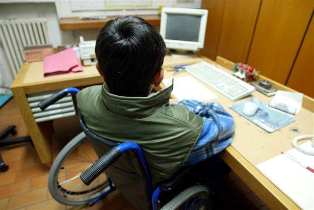 Bimbi disabili nei centri estivi seguiti da persone senza titoli
