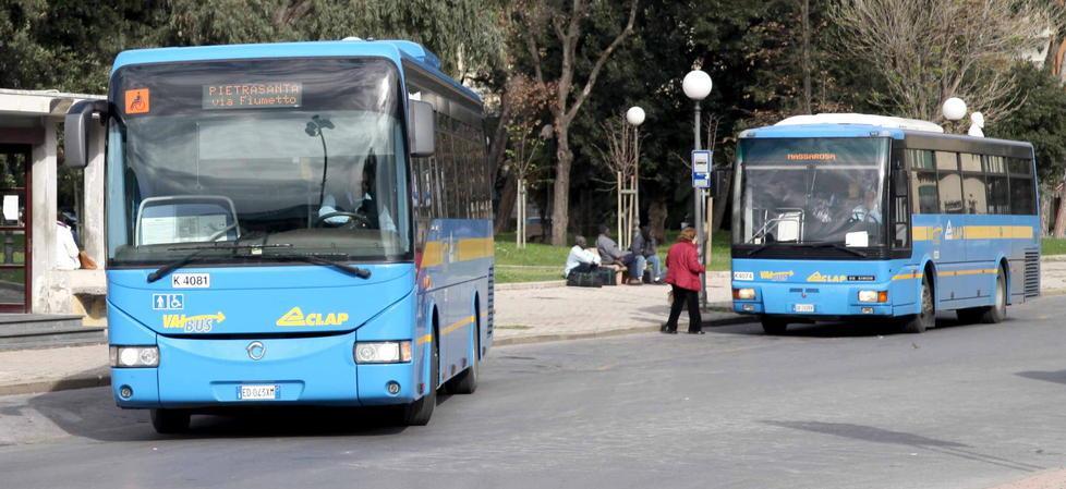 Offese, minacce e insulti ai controllori dei bus da chi non paga il biglietto 