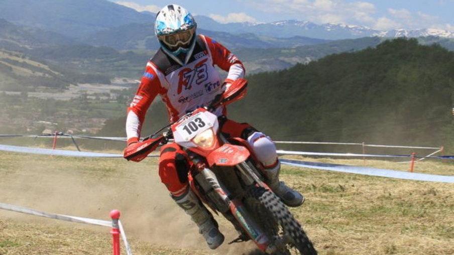 Scarpelli vola ed esalta il Team MR Motosport e si impone in Toscana Ferri sale sul podio