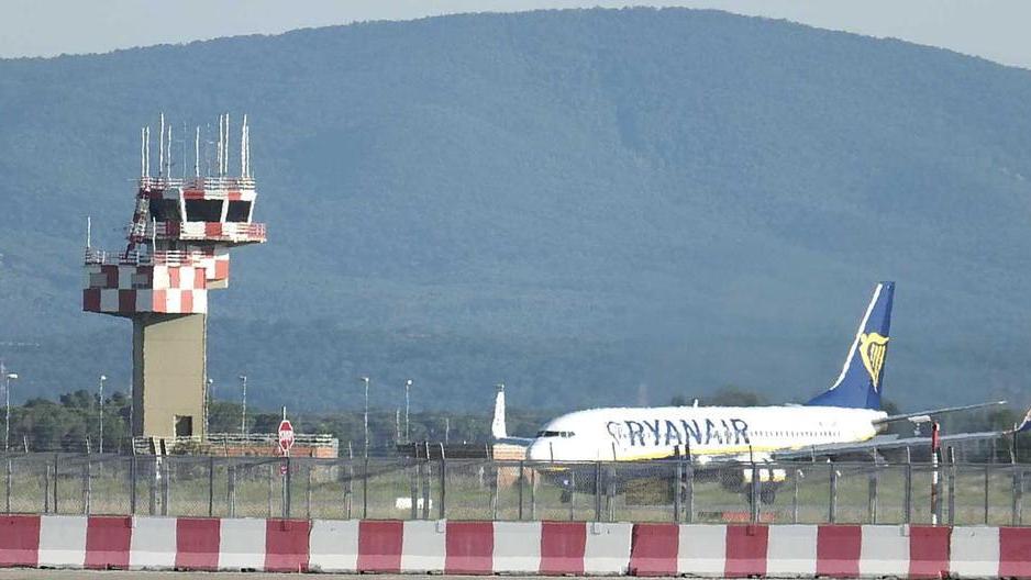 «Salvare l’aeroporto pisano si deve»: la politica fa quadrato contro Firenze 