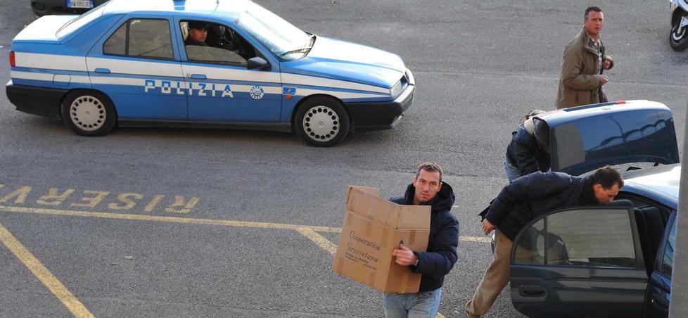 Documenti sequestrati dalla polizia al termine delle perquisizioni del dicembre 2019