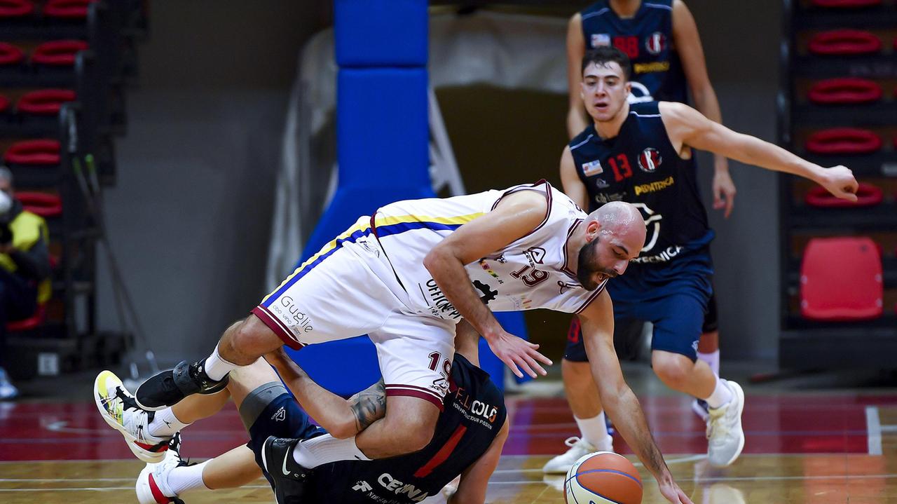 Libertas e Cecina, è il d-day: in una partita si giocano la finale per la serie A e la salvezza