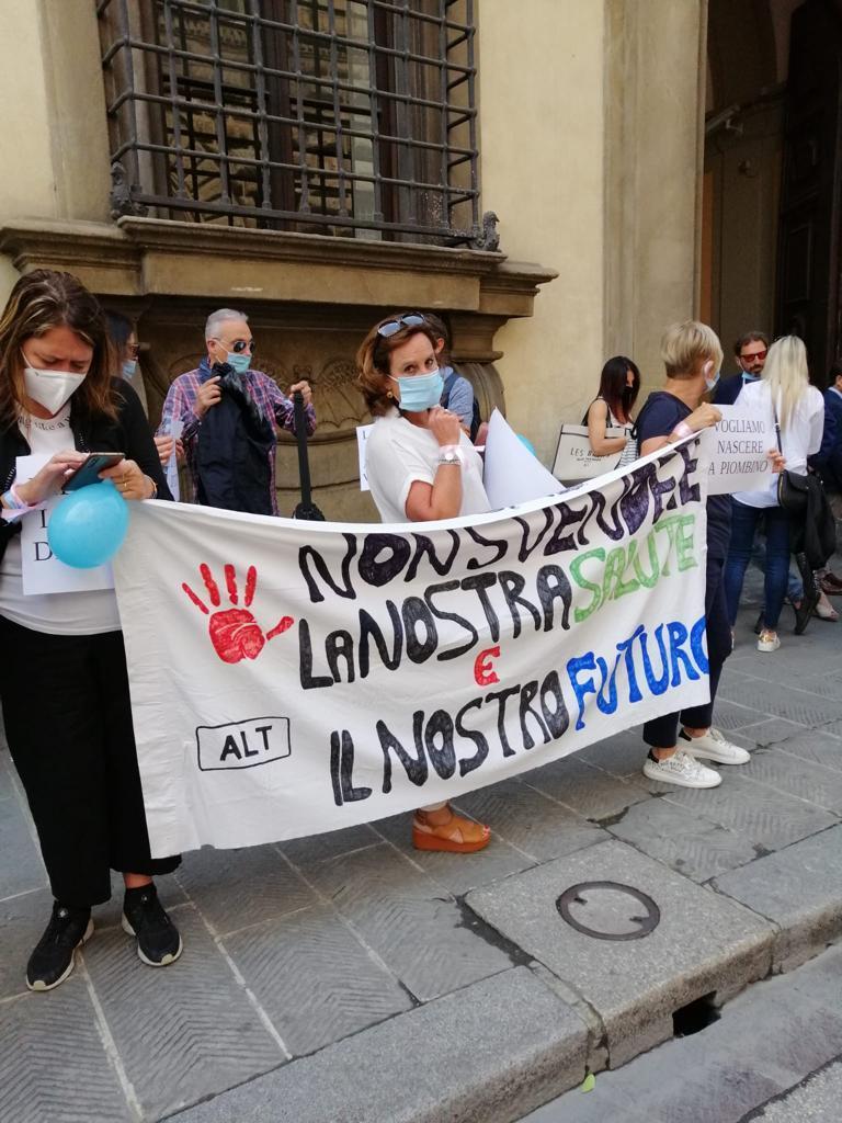 La protesta a difesa di Villamarina si è spostata a Firenze