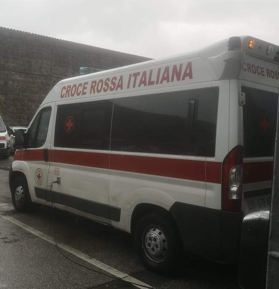 Un'ambulanza della Croce rossa italiana (foto d'archivio)