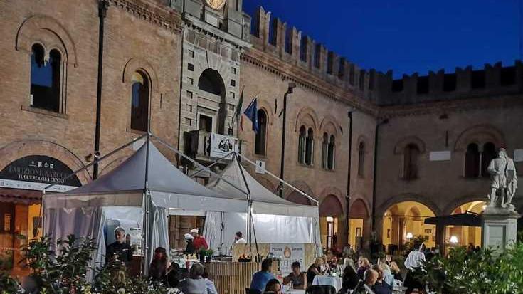 Cento, tornano i ristoranti sotto le stelle