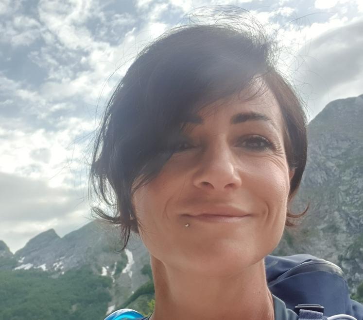 Ultimo saluto a Chiara nel cimitero di Chiesina 