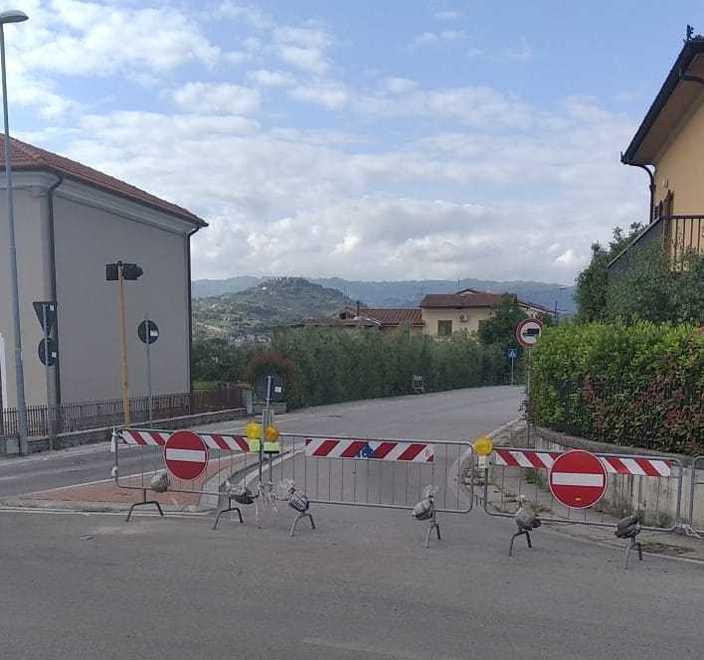 Le telecamere non ci sono e via Cantarelle diventa un caso 