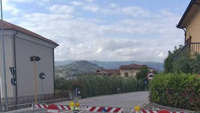 Le telecamere non ci sono e via Cantarelle diventa un caso