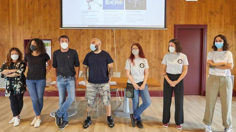 S’inventano una serie tivù “grazie” al loro locale chiuso