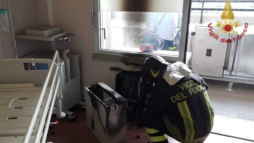 Incendio dentro l’ospedale