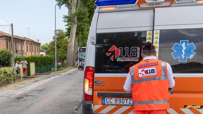 Donna investita da un’auto È gravissima in Rianimazione