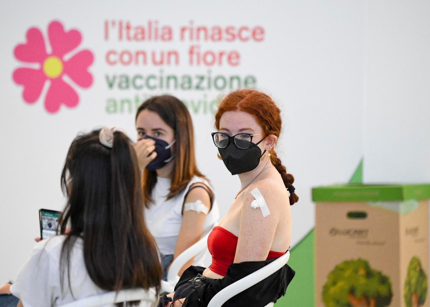 Vaccini, indagine a scuola: è polemica 