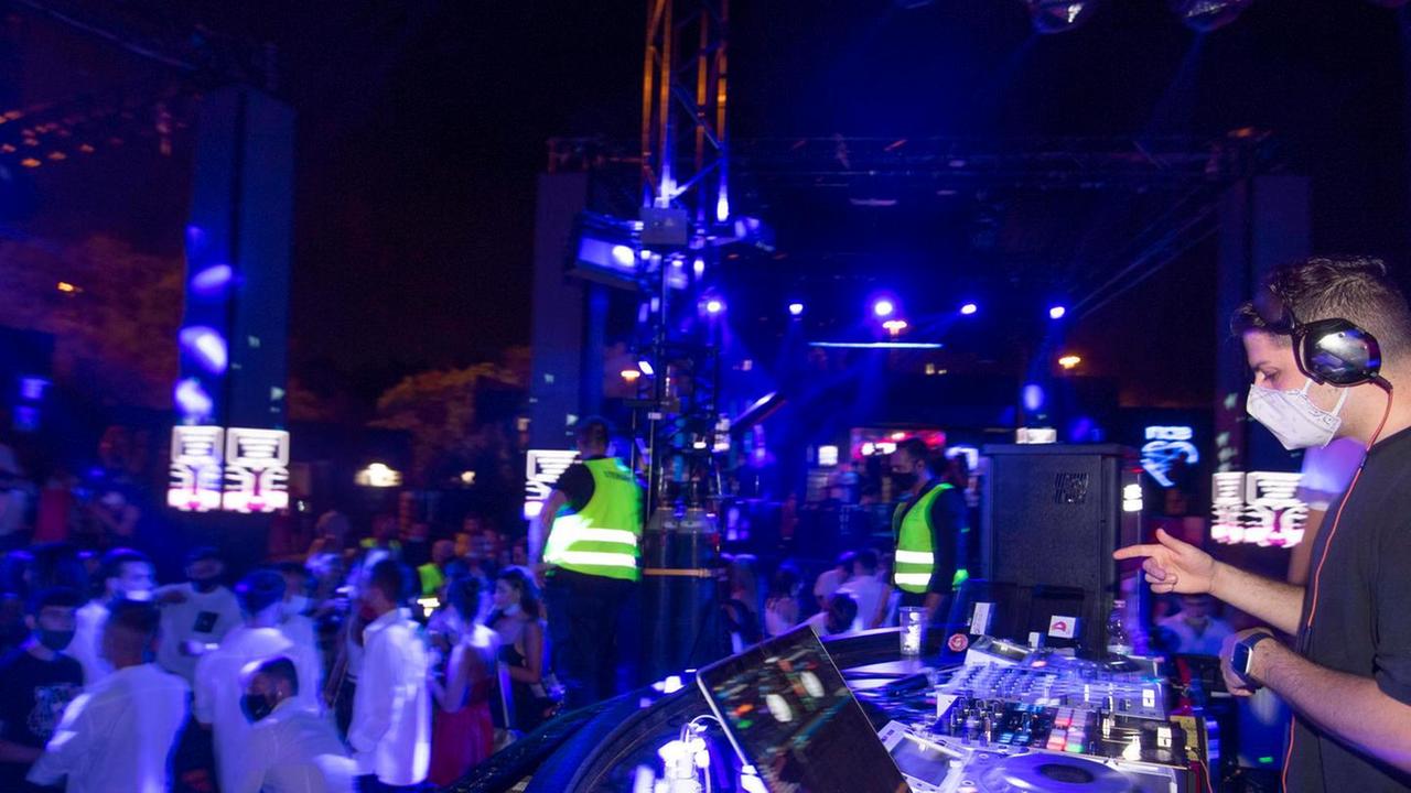 Discoteche, verso la riapertura a luglio