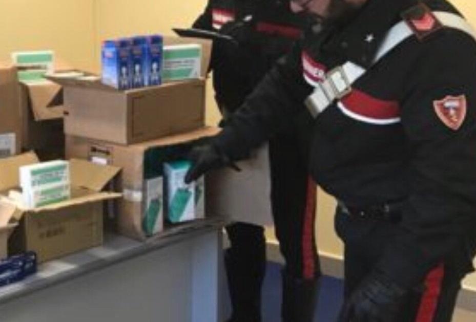 Un sequestro di farmaci dei carabinieri del Nas (foto di repertorio)