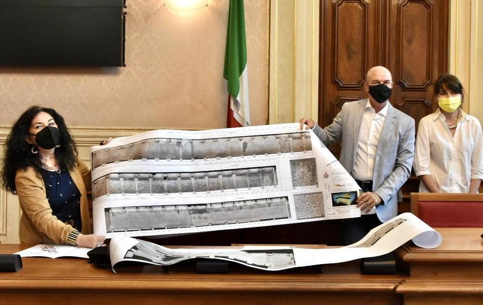 Quattro milioni di euro per via Grande: bando in estate per riqualificare i portici 