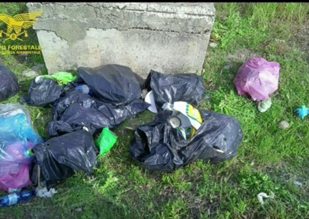 Sacchetto selvaggio nel parco di Molentargius, 32 contestazioni