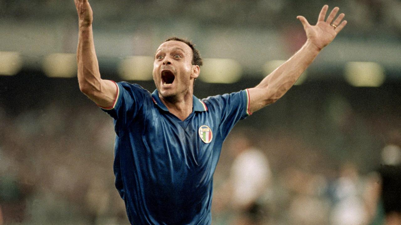 Salvatore Schillaci, classe 1964, dopo un gol nel magico Mondiale del 1990