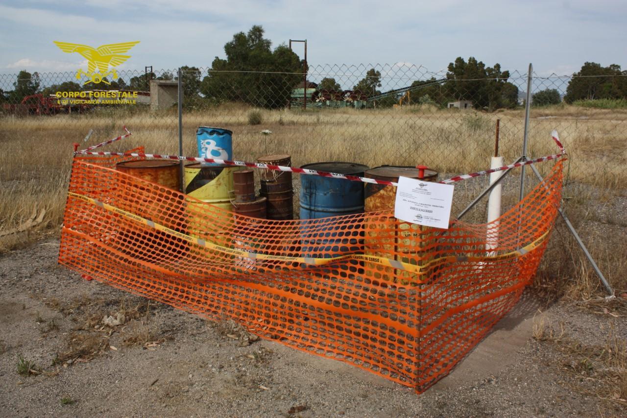 Simaxis, la polizia ambientale e forestale sequestra un grosso quantitativo di materiali inquinanti 