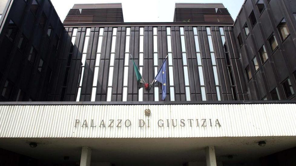 Marito violento, altra condanna. In aula piange: «Sono pentito»