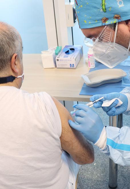 L’Asl cerca volontari per i centri vaccinali 