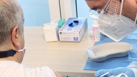L’Asl cerca volontari per i centri vaccinali