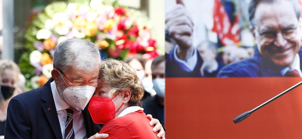 La sinistra riunita per l’ultimo saluto a Guglielmo Epifani