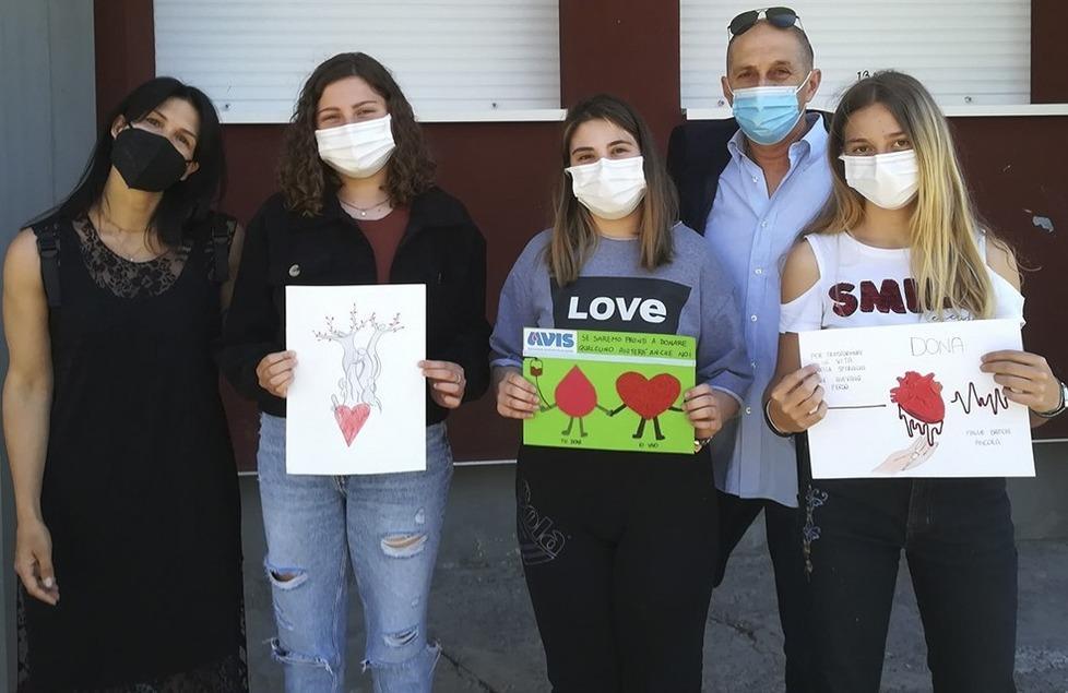 Avis e arte fanno squadra Il senso delle donazioni nei disegni degli studenti