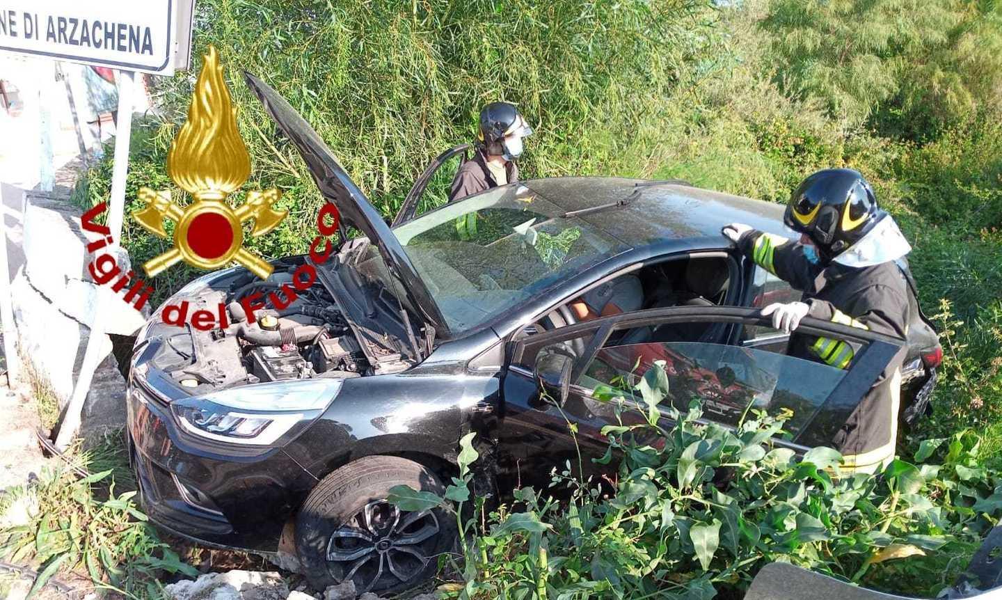 Tre feriti nello scontro tra due auto - La Nuova Sardegna