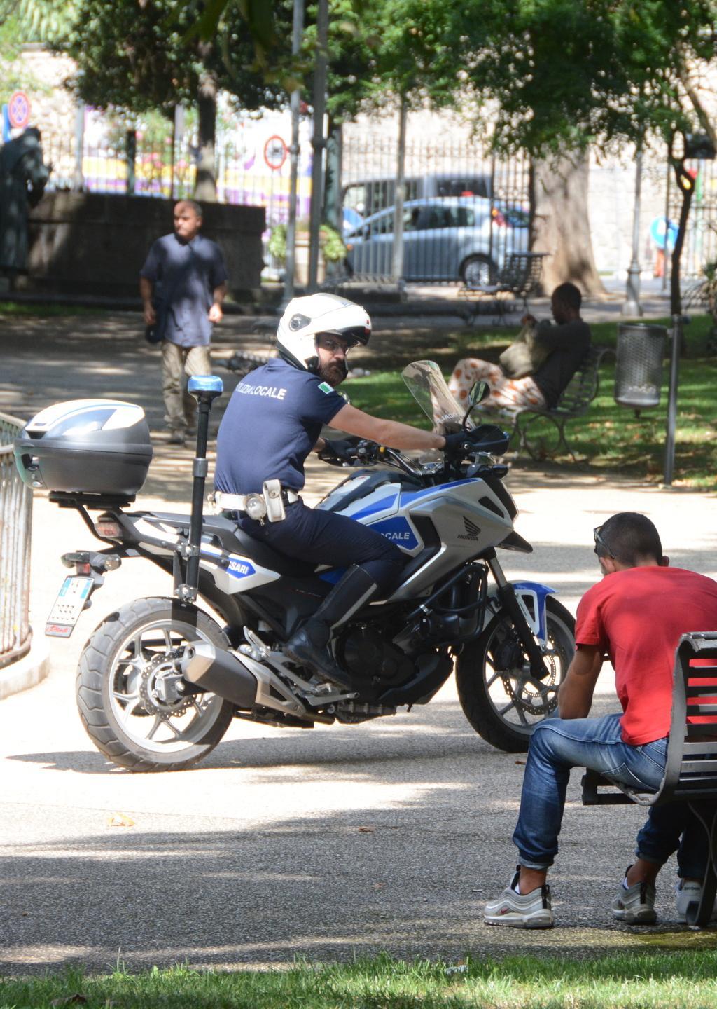 Spaccio ai Giardini, arrestati due venticinquenni 