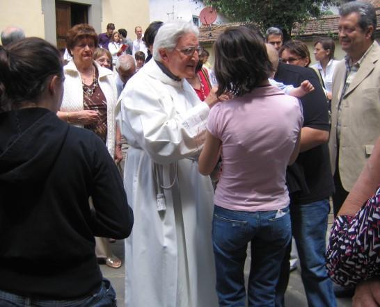 Padre Giovanni continua a fare del bene anche da morto