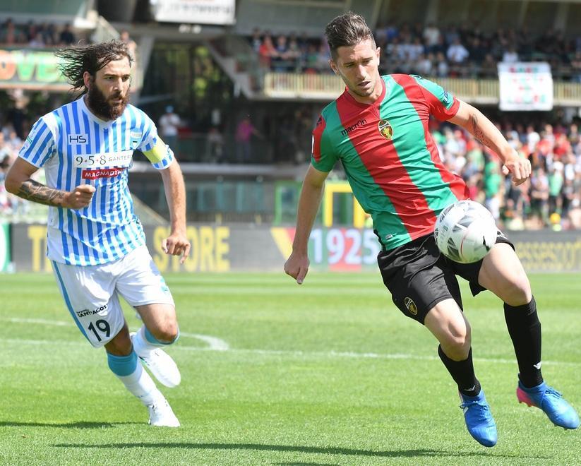 Stefano Pettinari, 29 anni, qui impegnato con la casacca della Ternana