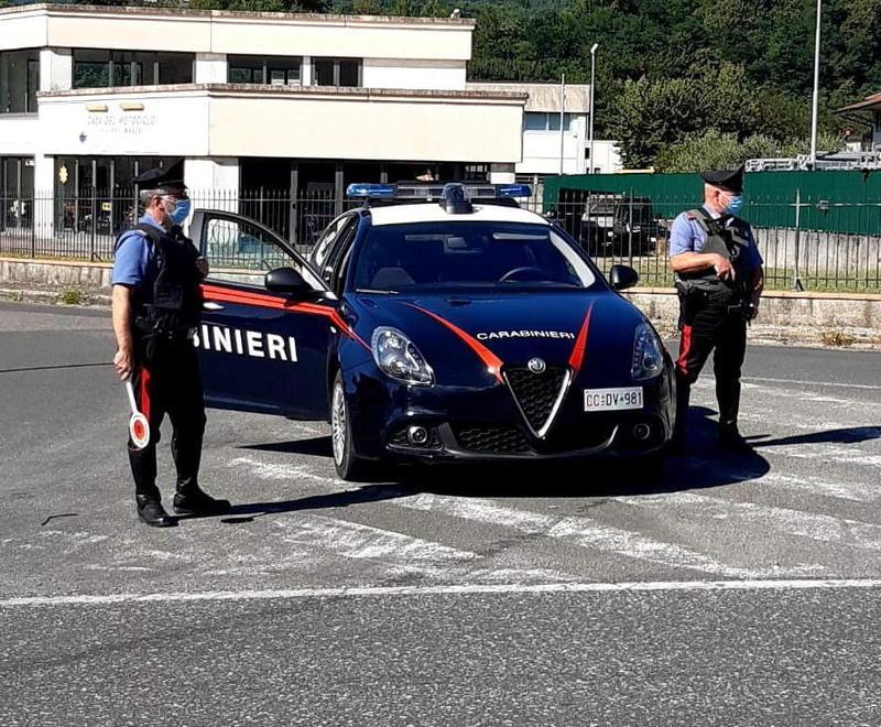 Rubano alcolici e cosmetici al Conad: denunciati tre minori 