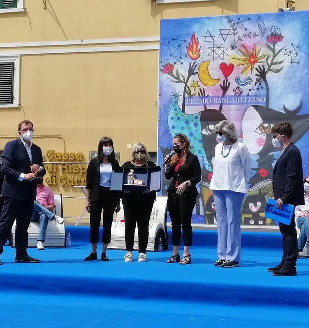 Il Premio Bancarellino a Cinzia Capitanio: «Una felicità immensa»