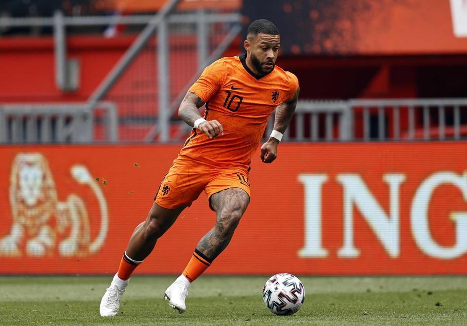 La Juve su Depay, un intrigo internazionale Caicedo per l’Inter, Dionisi verso il Sassuolo 