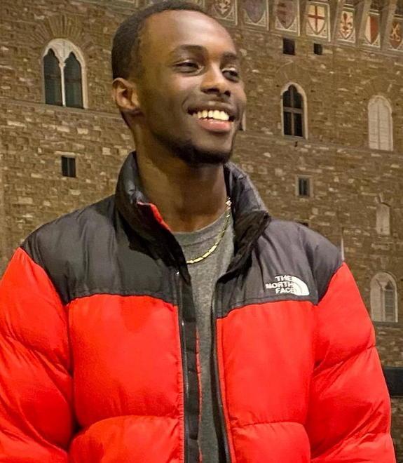 Muore annegato a 19 anni a Tirrenia 