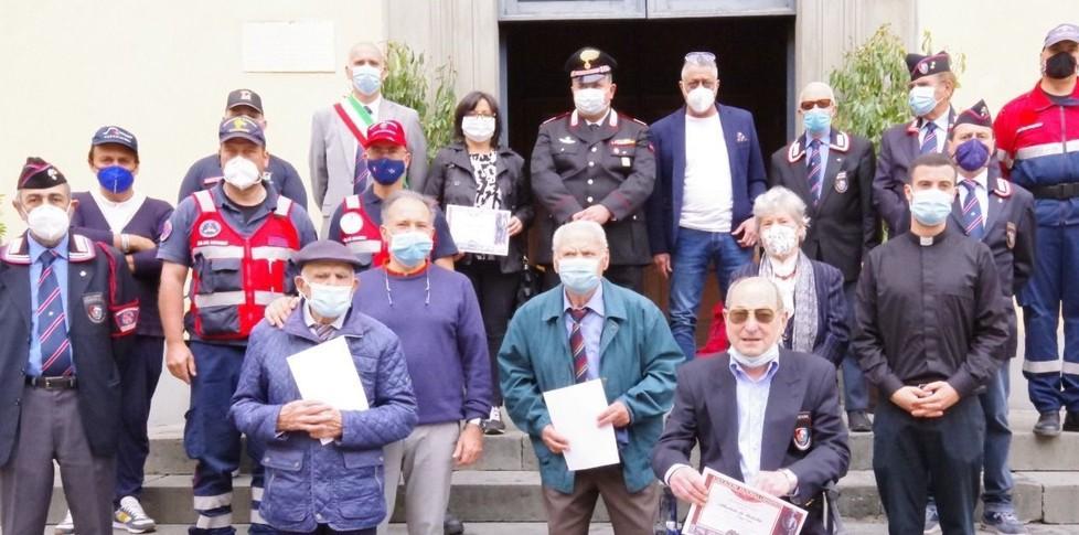 Associazione carabinieri, premi a soci e volontari 