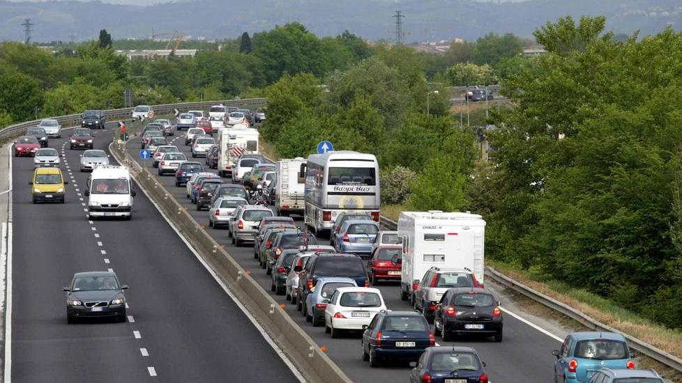 I pendolari della Fi-Pi-Li: «Soluzioni ai disagi»