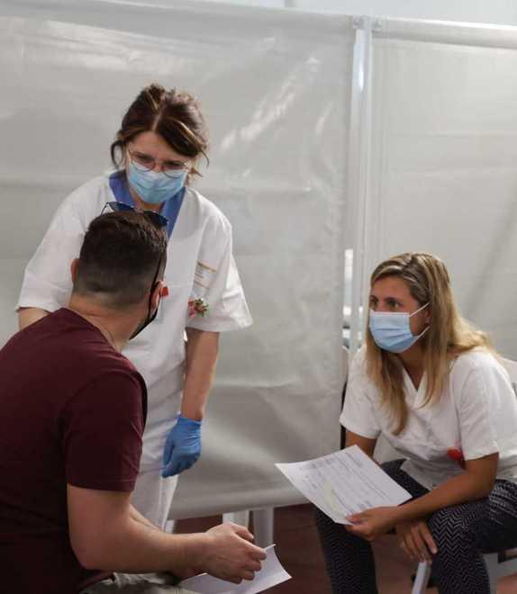 Dubbi sul vaccino J&J ai più giovani ma in pochi rinunciano agli open day 