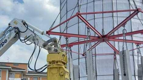 «Demolizione silenziosa: complimenti agli operai»