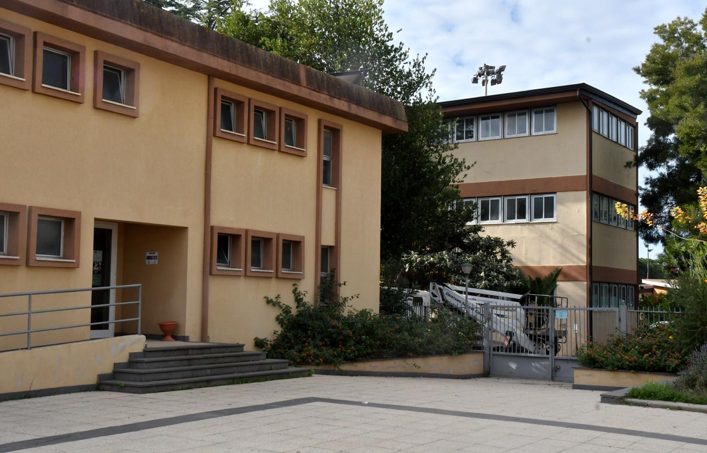 La perizia era errata, la scuola media non stava crollando 