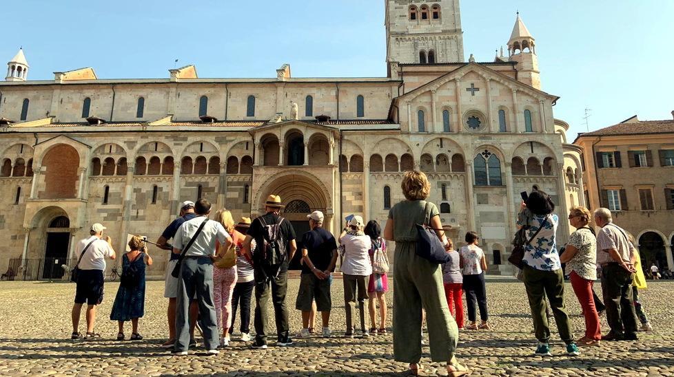 Modena Nasce l’app che accompagna i turisti tra Duomo e Ghirlandina 