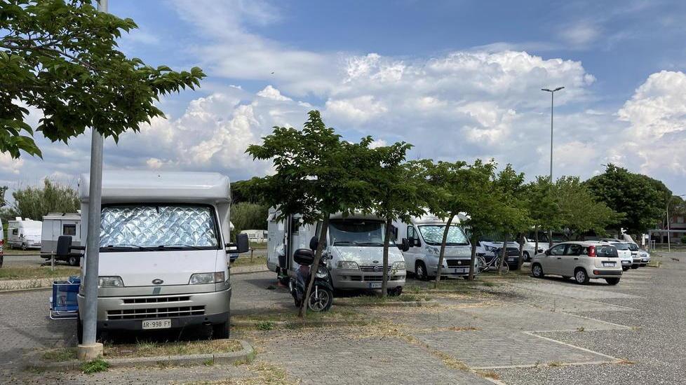 Manca il gestore delle aree di sosta: i camper possono parcheggiare gratis