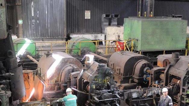 I sindacati in coro: «Ok al preridotto solo se affiancato a un forno elettrico»