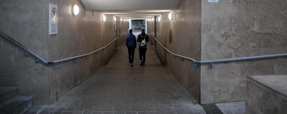 «Vendeva alla stazione cocaina e hashish» Patteggia quattro anni
