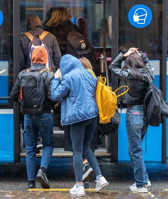 Bus per le scuole, le aziende private devono riscuotere ancora 2 milioni 