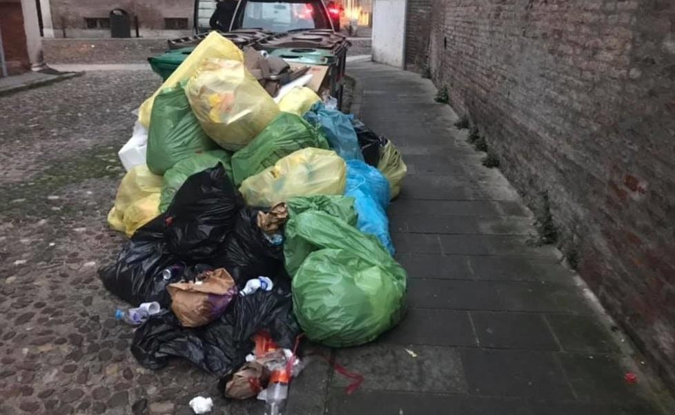 Spazzatura abbandonata Giro di vite: più controlli e aumento delle sanzioni