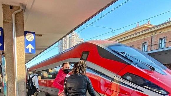 Trenitalia e Italo ci ripensano: attenuato il taglio delle fermate in città